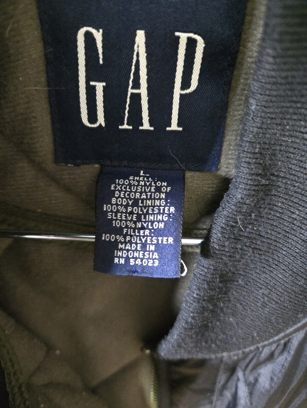 GAP Men's Quilted Black Puffer Bomber Jacket - Picture 3 of 6